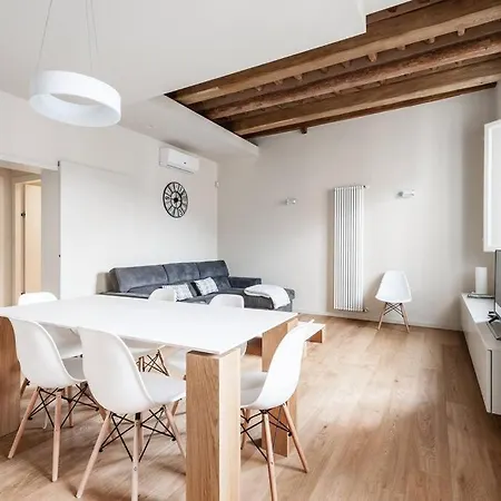 Appartement Loft -a 2 Passi Dal Duomo- *